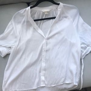 White loose shirt